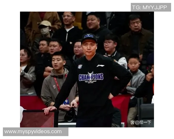 重庆篮球队的逆袭之路：从低谷到杯赛荣耀的奋斗故事