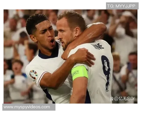 哈维西蒙斯：年轻天才在足球世界的崛起与未来展望