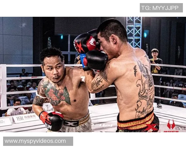 缅甸拳手挑战雅桑克莱巅峰对决展现搏击艺术与实力较量